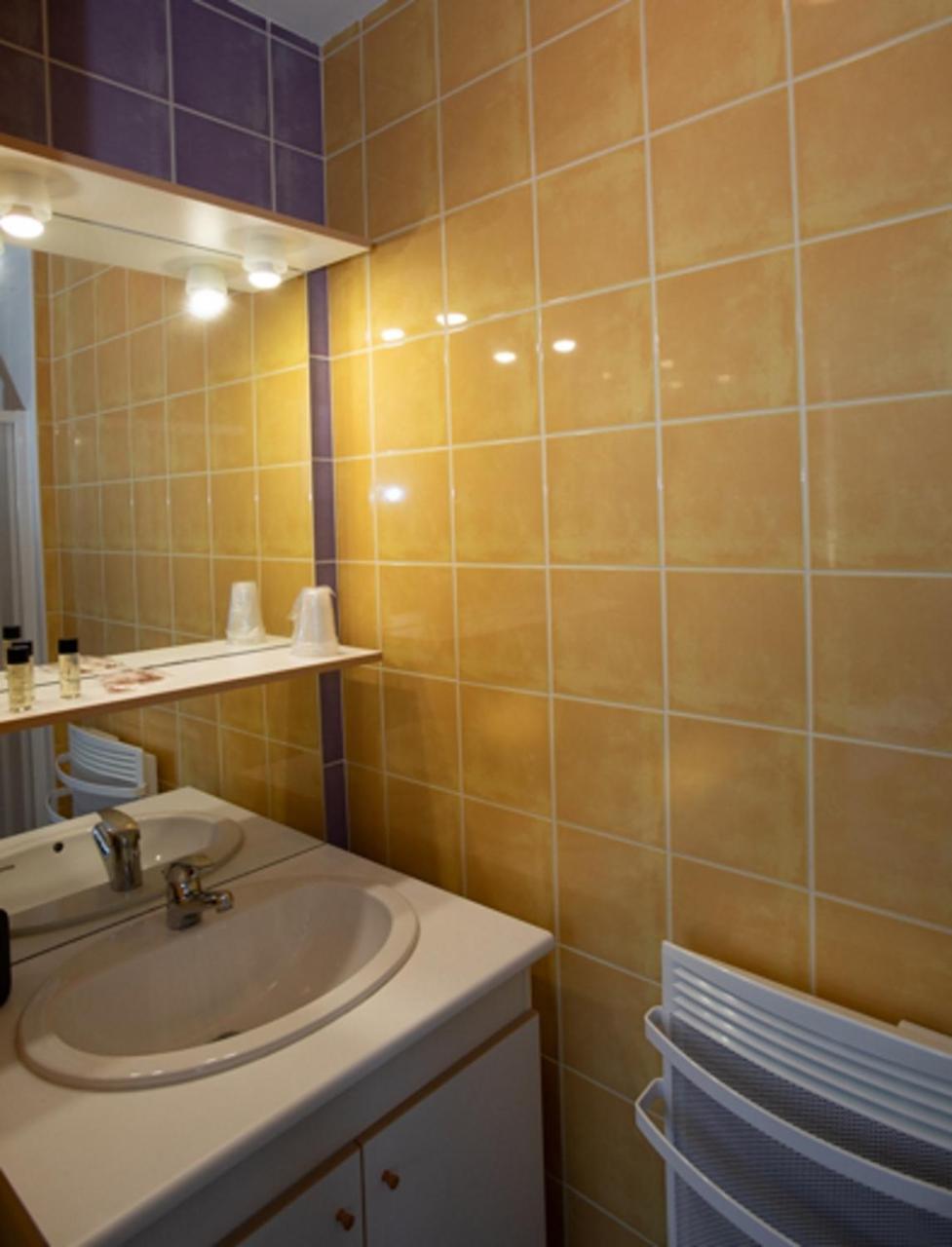 Val Cocherel - Hotel Le Challonge ดีน็อง ภายนอก รูปภาพ